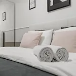 Cozy Premium With Free Parking! New! Daire Köln